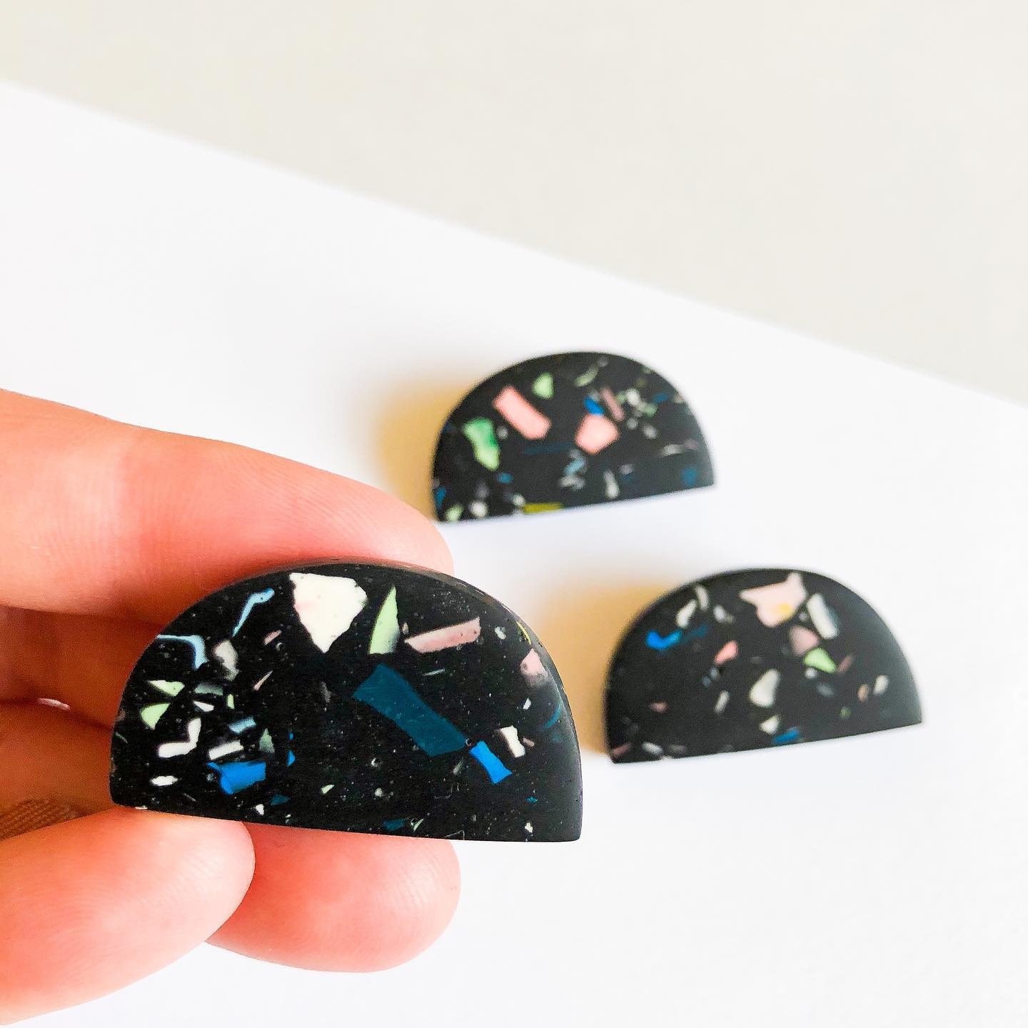 TERRAZZO BROOCH - BLACK
