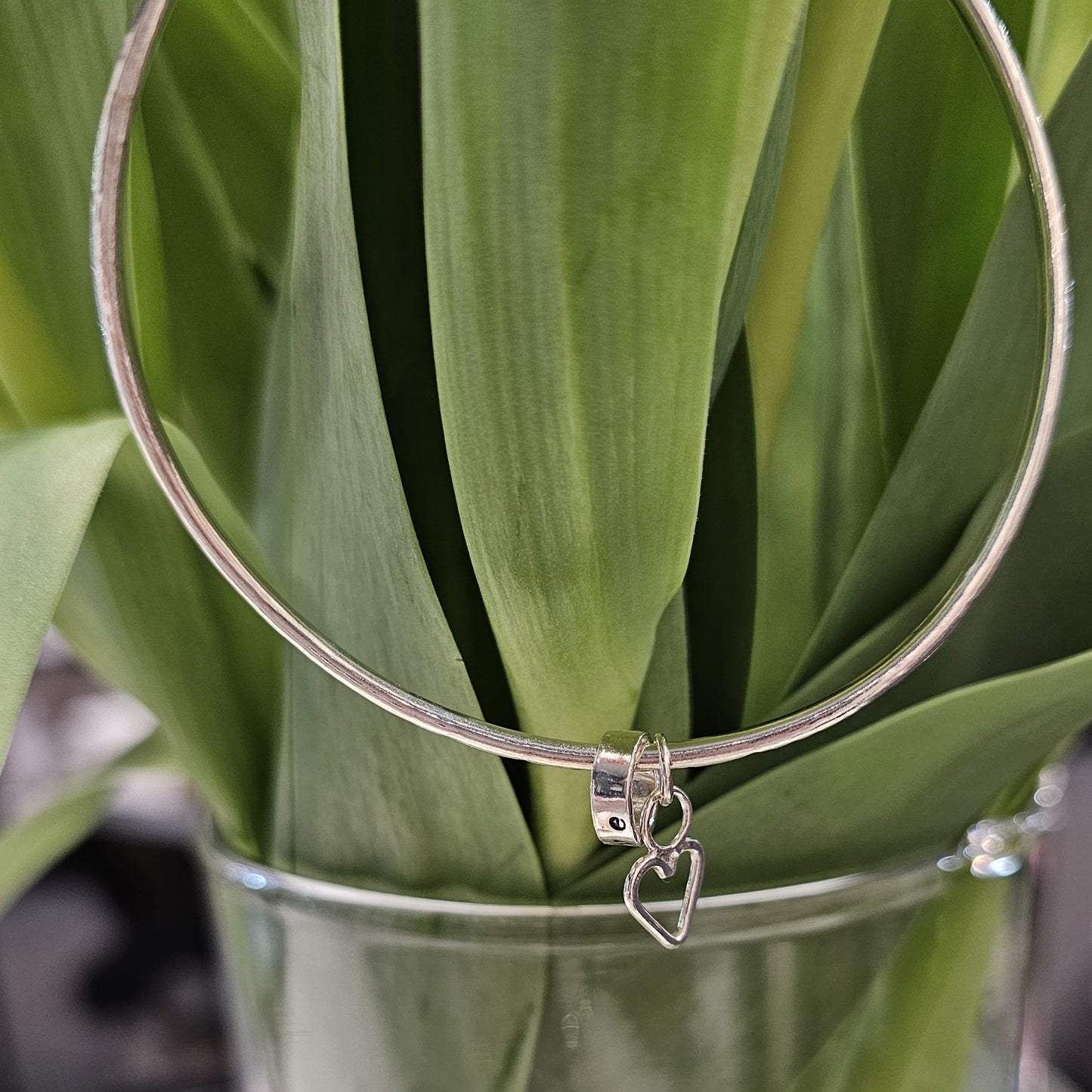 CURVED WIRE HEART TAG BANGLE