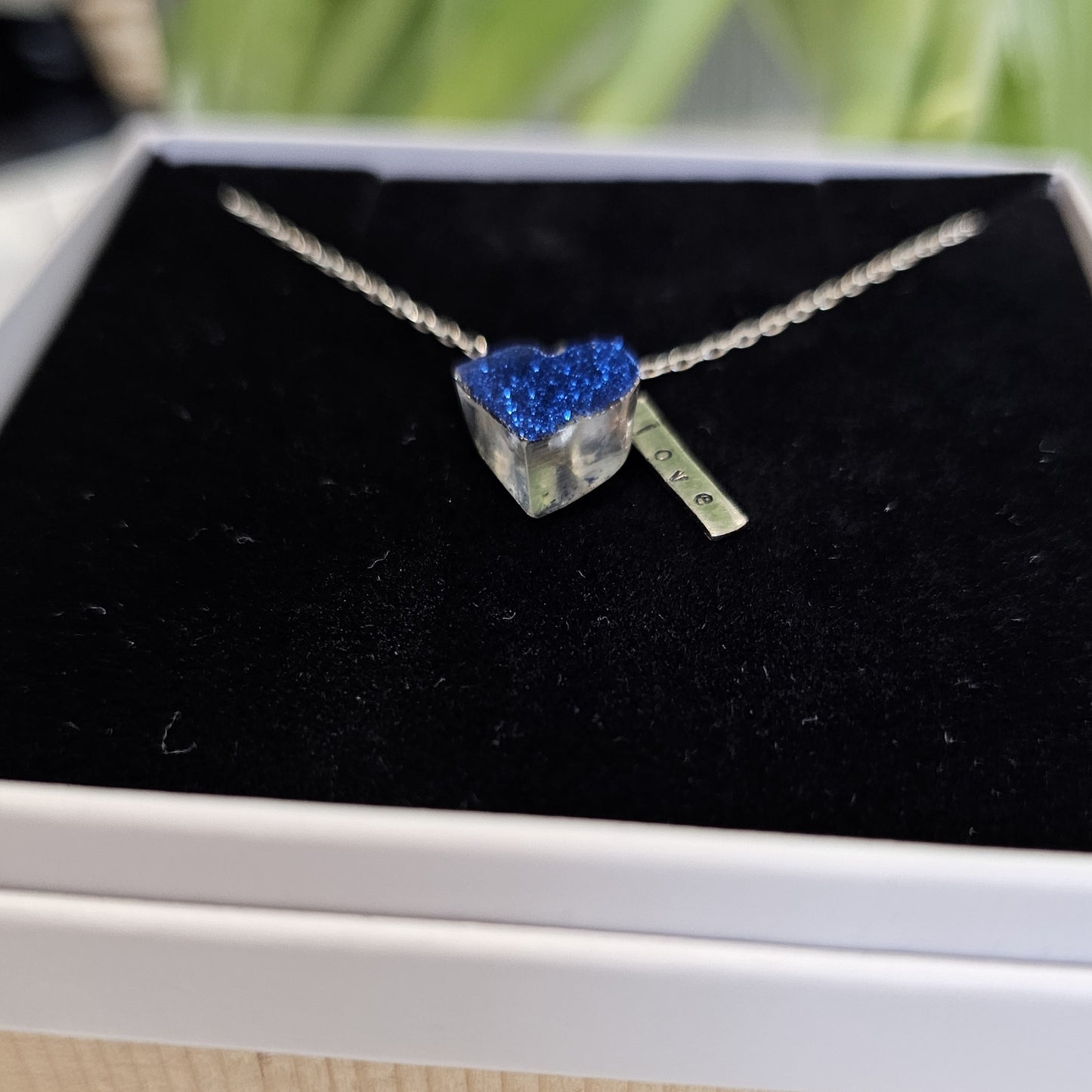 DARK BLUE SPECKLE HEART TAG NECKLACE