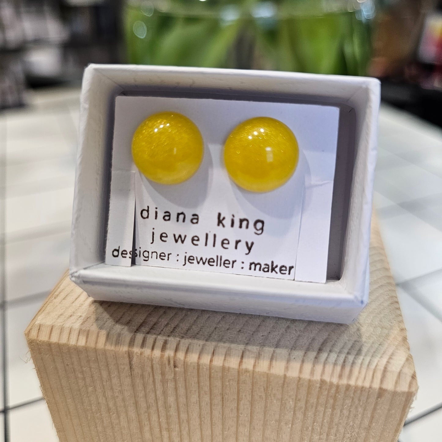 YELLOW PUFF RESIN DOME STUDS
