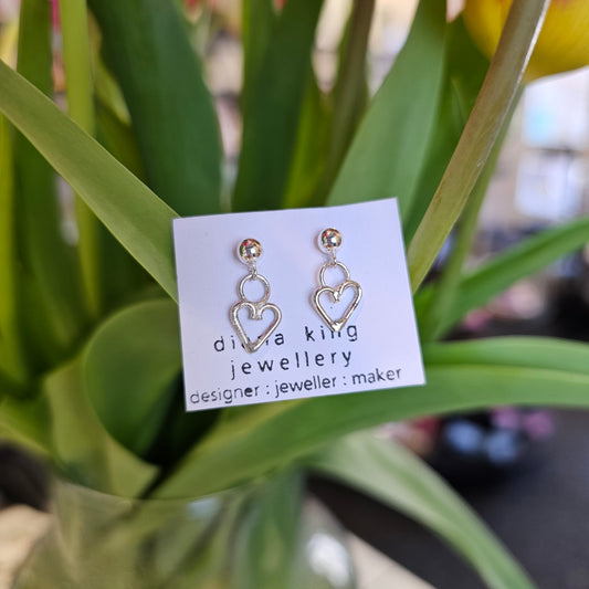 SMALL DANGLE HEART STUD EARRINGS