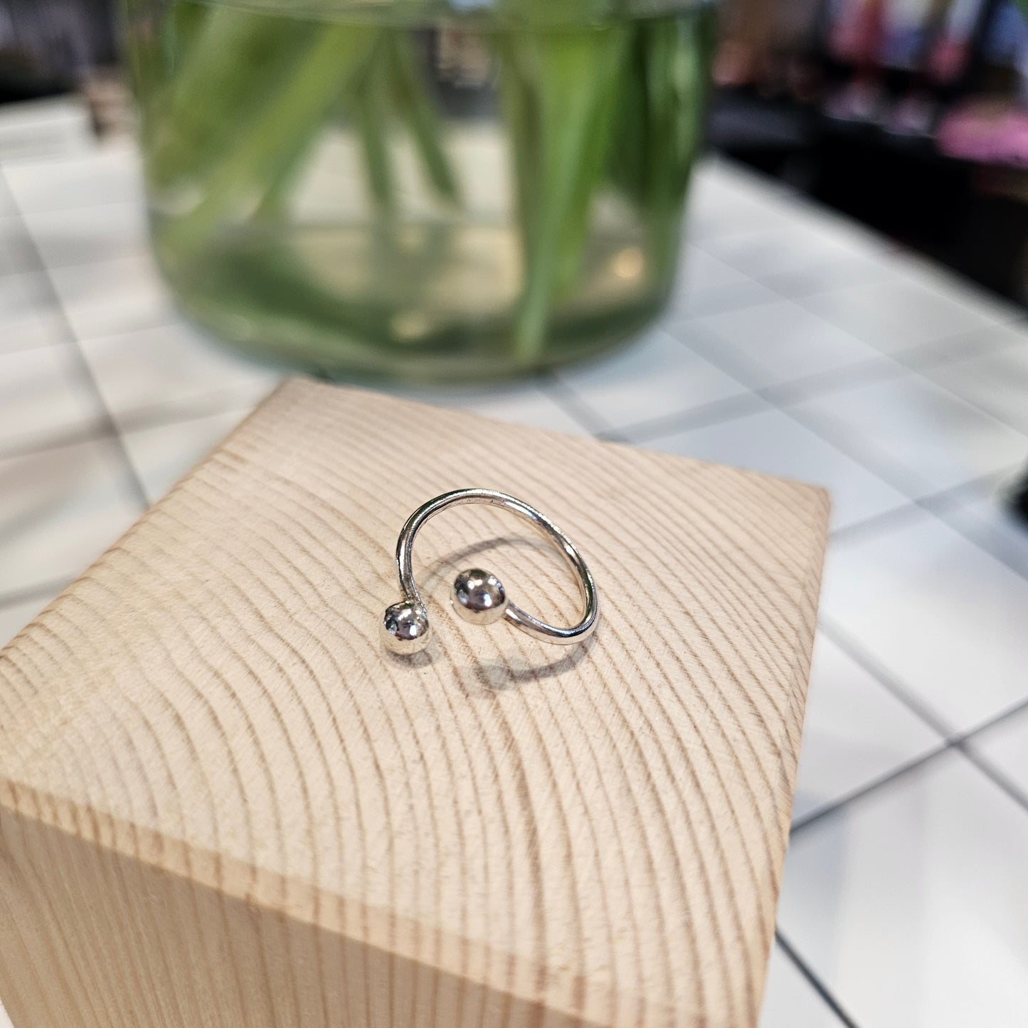 SPIRAL DOUBLE BALL THUMB RING