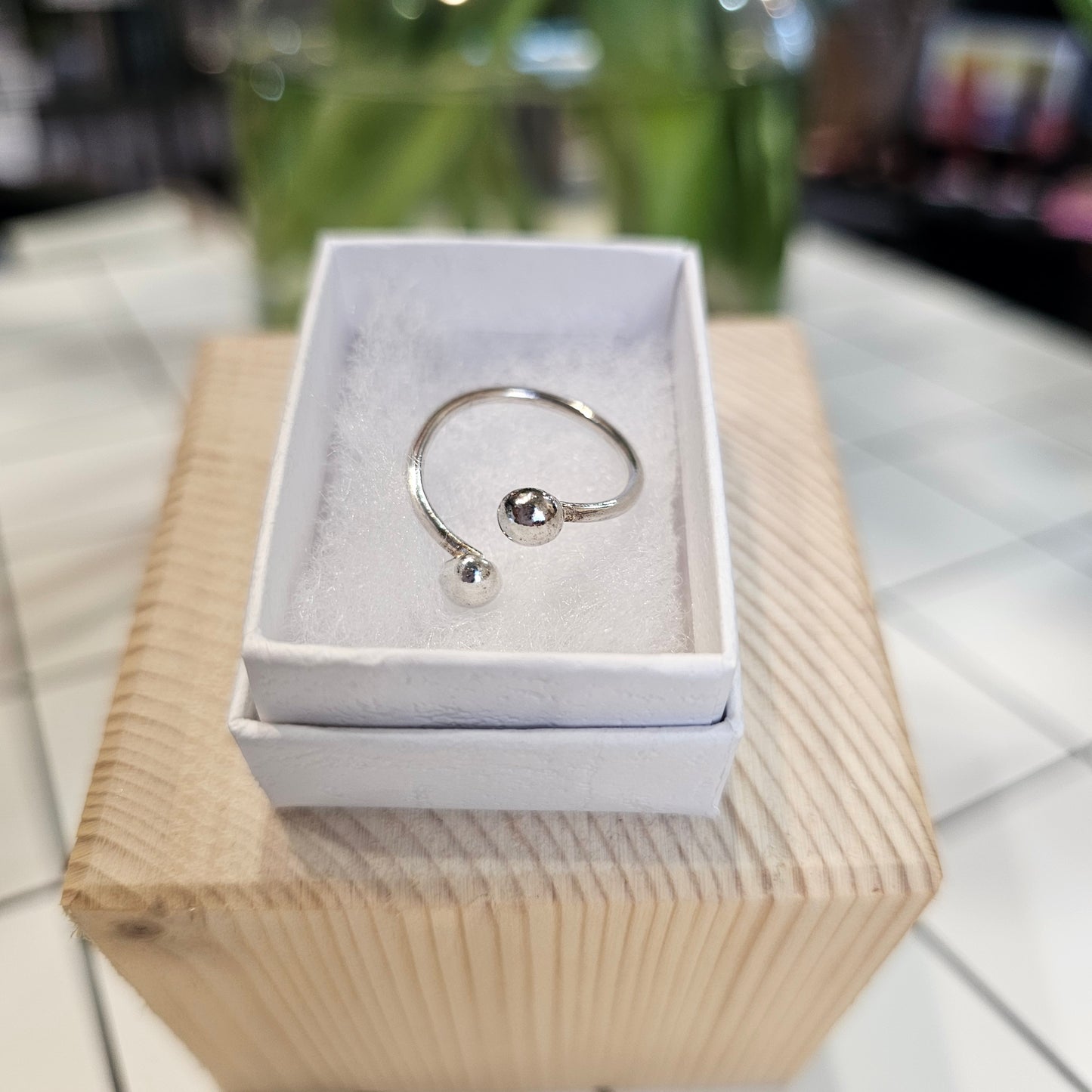 SPIRAL DOUBLE BALL THUMB RING