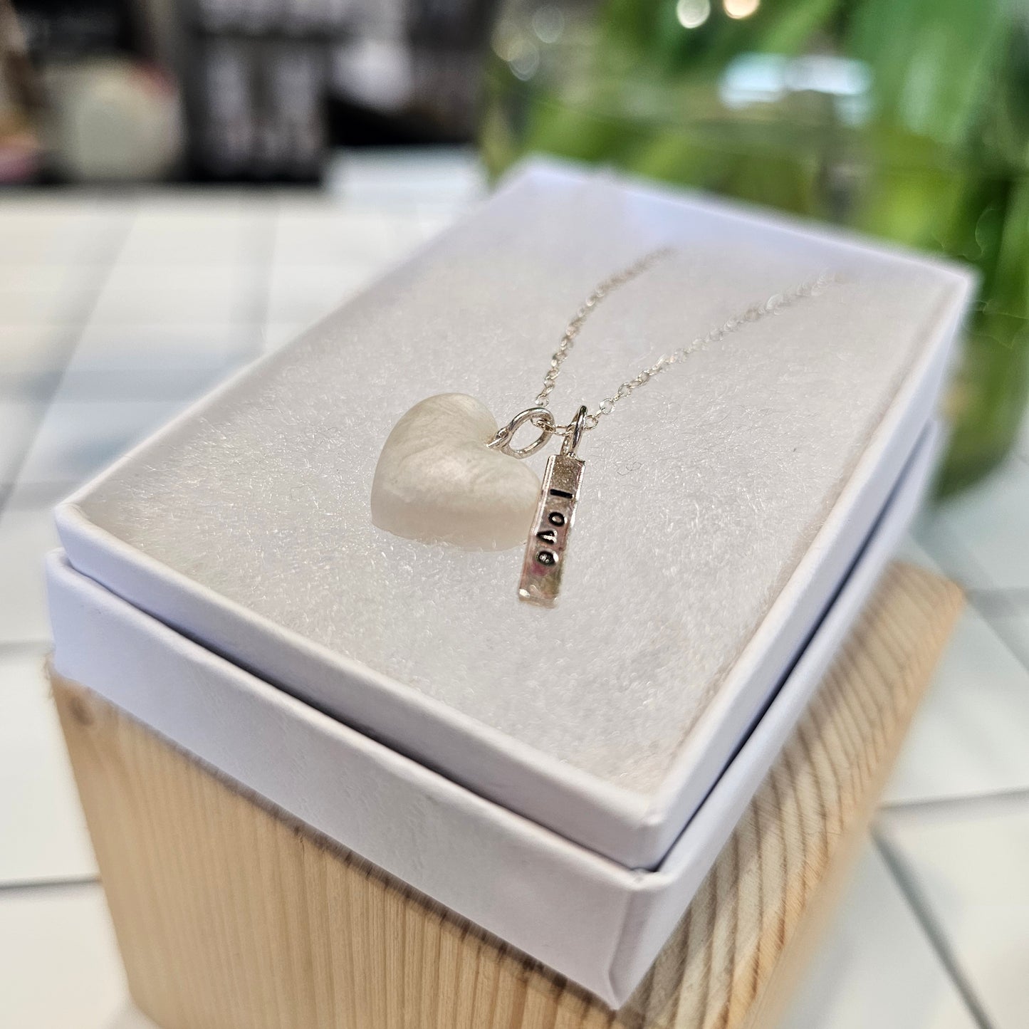 WHITE PUFF HEART TAG NECKLACE