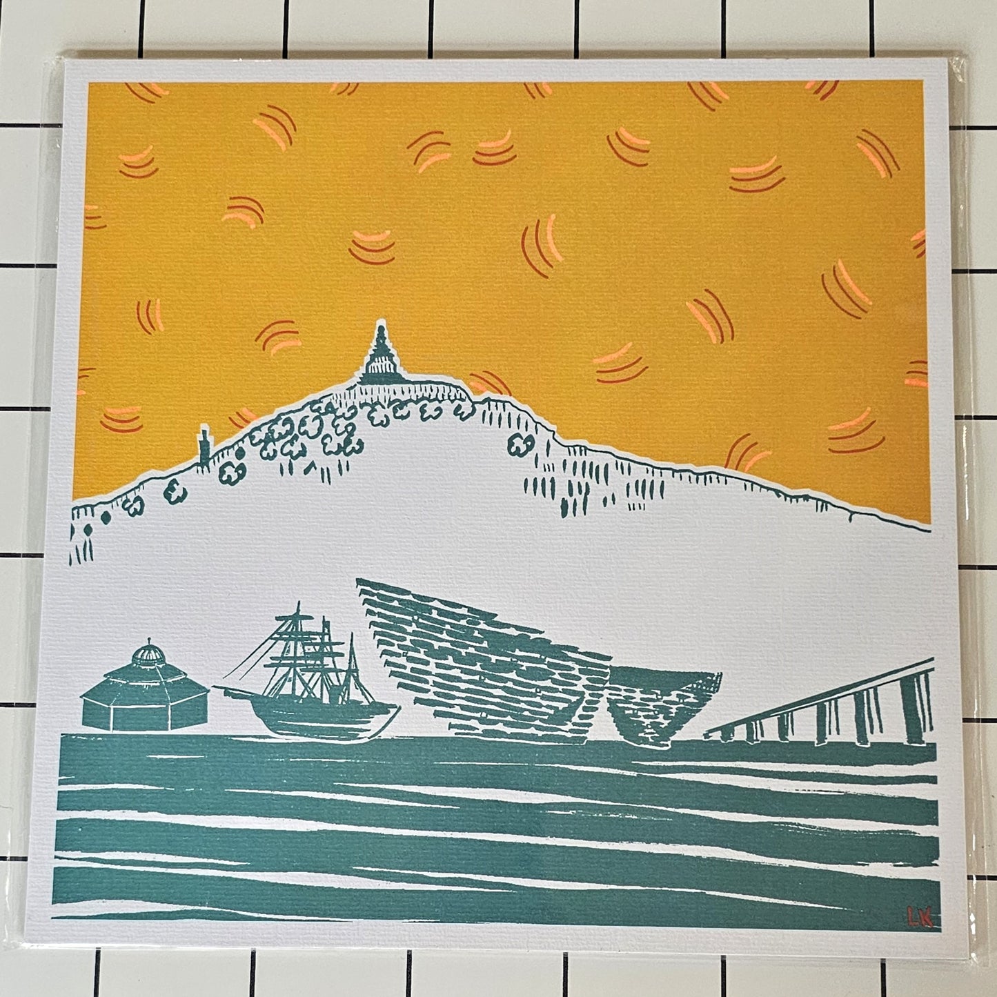 DUNDEE CITYSCAPE WITH MARMALADE SKY