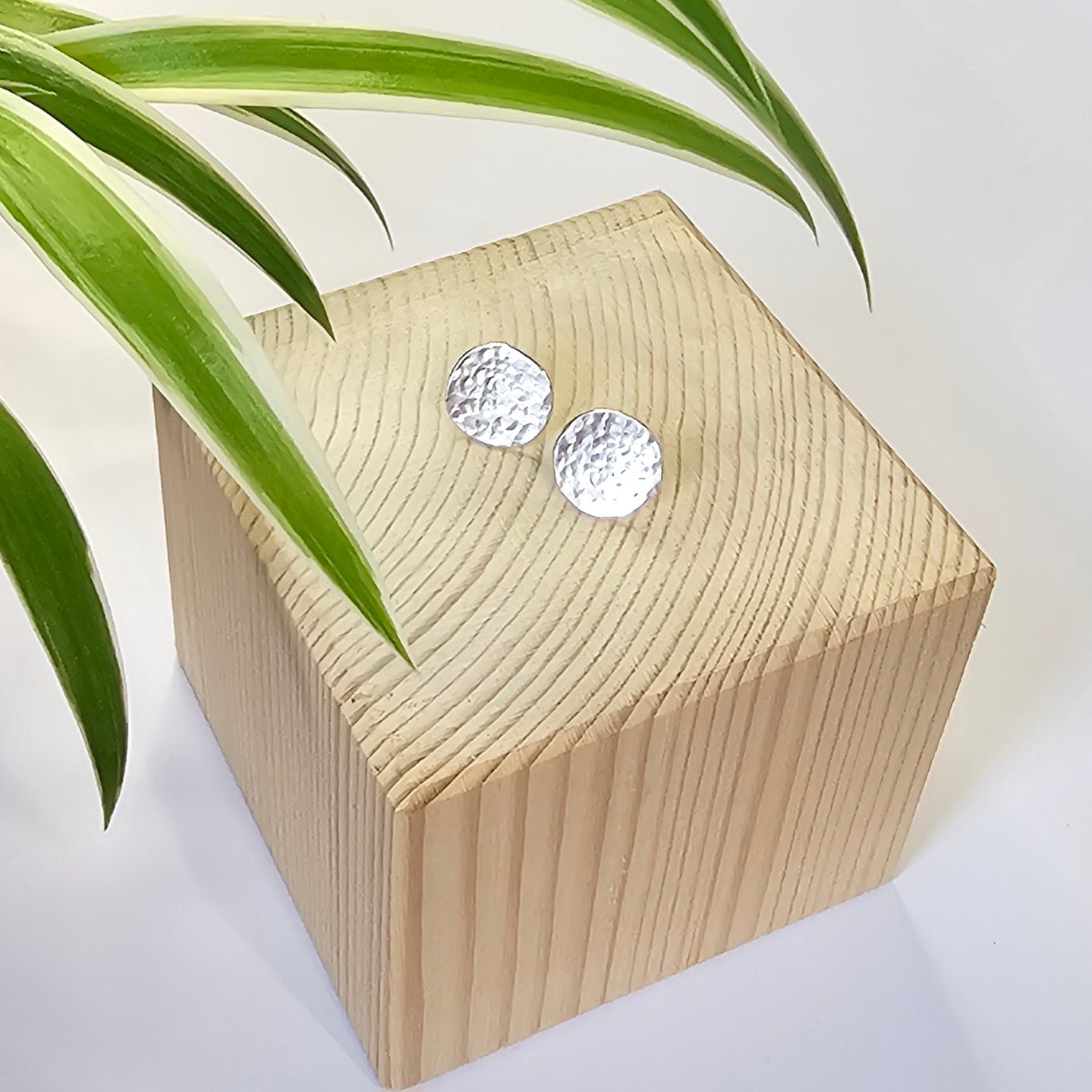 SILVER TEXTURED CIRCLE STUDS