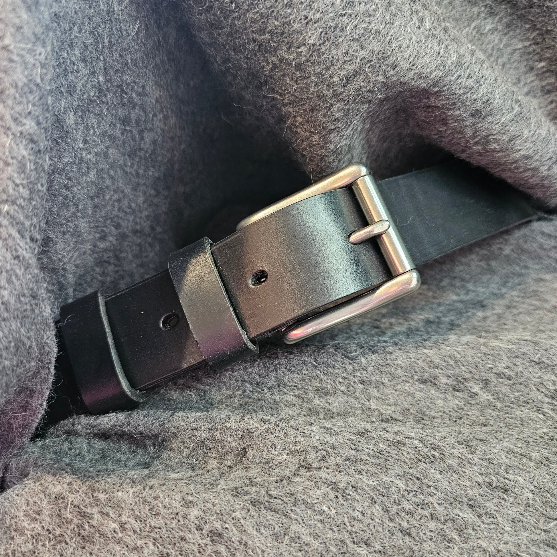 Handcrafted Sedgwick vegetable-tanned leather belt with brass buckle in branded drawstring bag