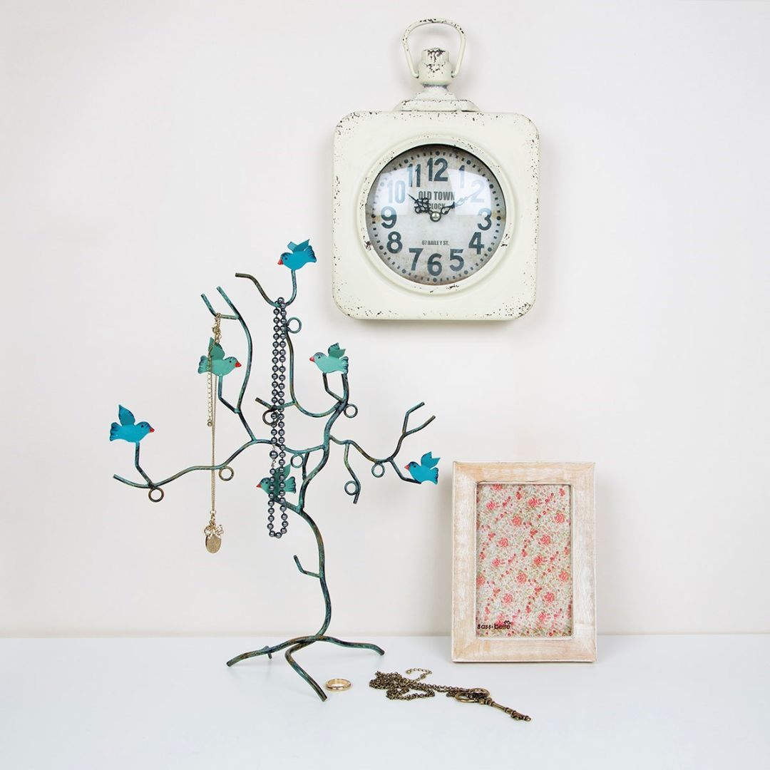 WHITE WOOD PHOTO FRAME