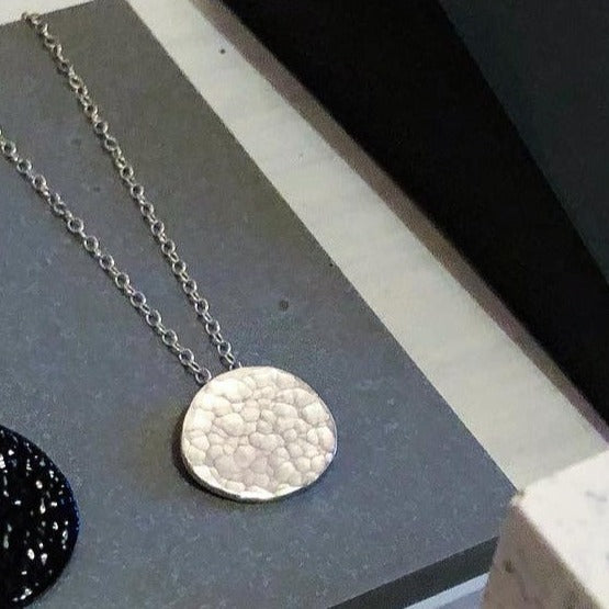 SILVER TEXTURED CIRCLE NECKLACE