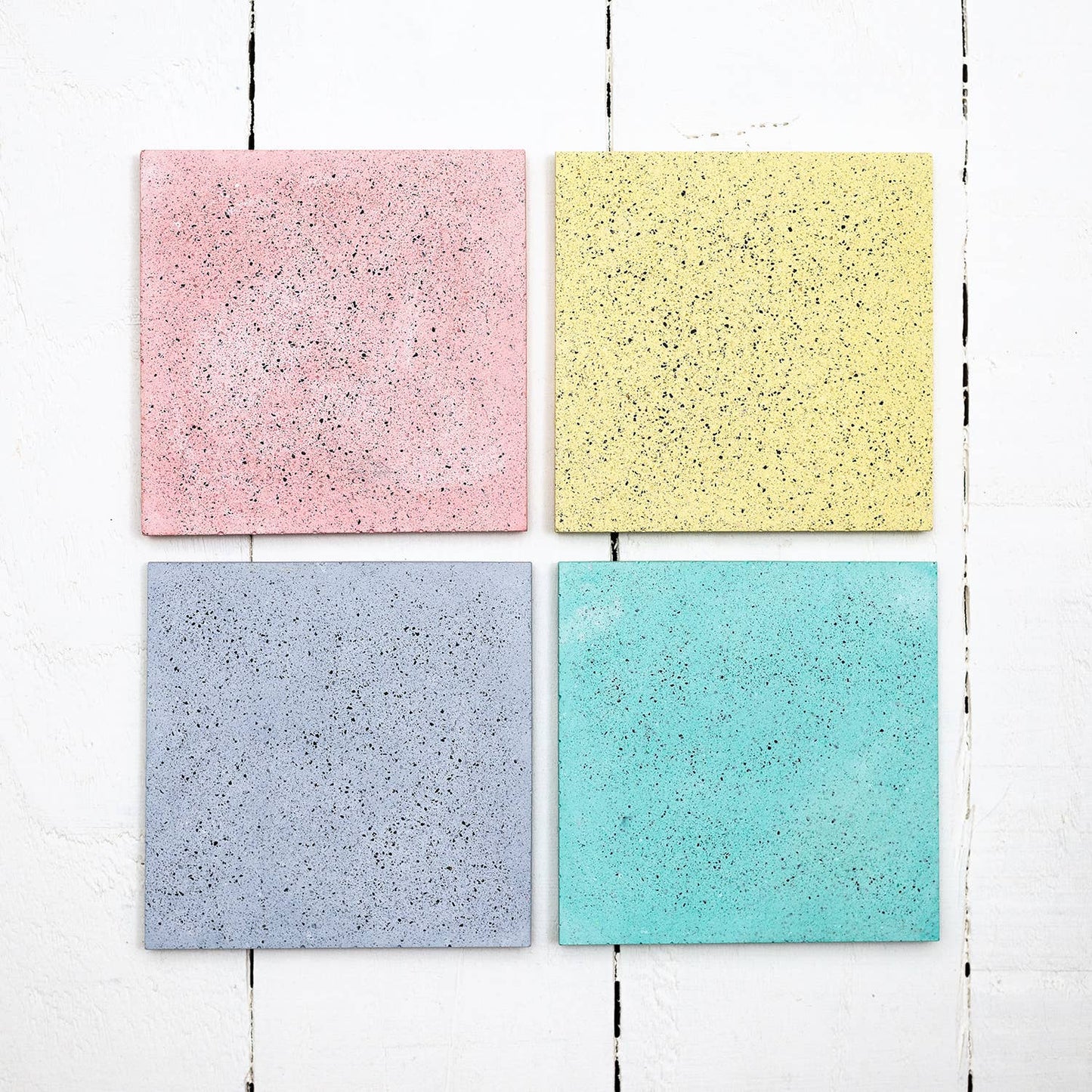 GRANITE EFFECT VASE & TRIANGLE TRAY SET