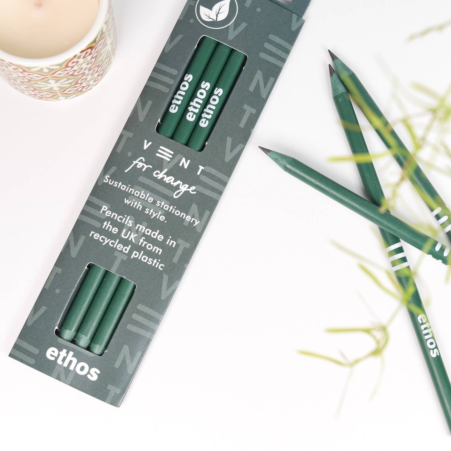 ETHOS green pencil sleeve with 3 recycled graphite pencils made from CD cases, sustainable and stylish writing set