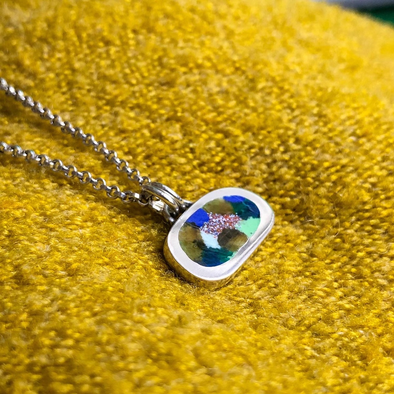 ENAMEL NECKLACE - MULTI FLECK