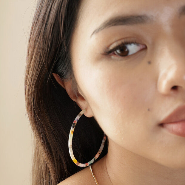 Large tortoiseshell resin hoop earrings in rainbow 2