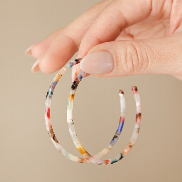 Large tortoiseshell resin hoop earrings in rainbow 3