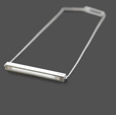 C01 LONGBAR NECKLACE