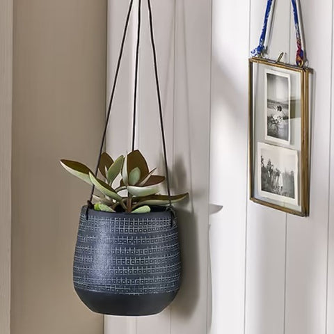 MAHIKA HANGING PLANTER