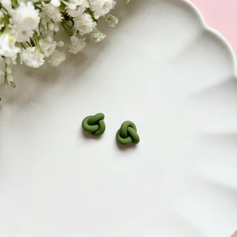 KNOT STUDS