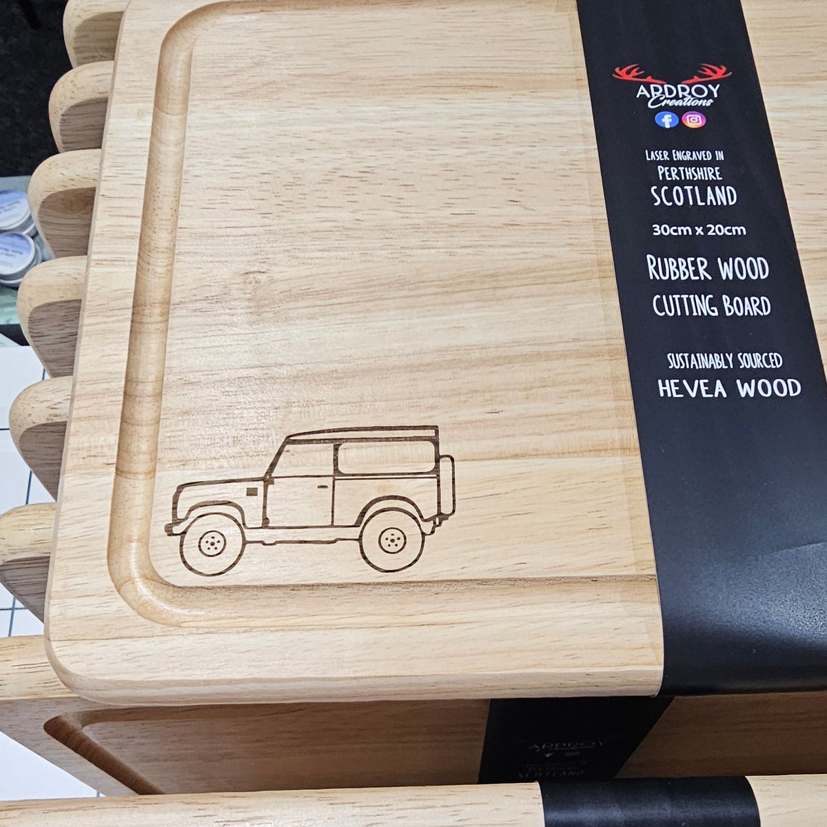 Ardroy Creations Scottish rubberwood boards measuring 30 x 20cm, featuring engraved Stag, Highland Coo, Thistle, Puffin, Red Squirrel and Landrover designs.