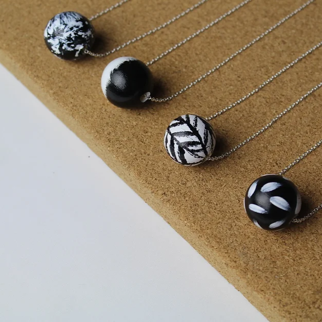 SINGLE BALL NECKLACE