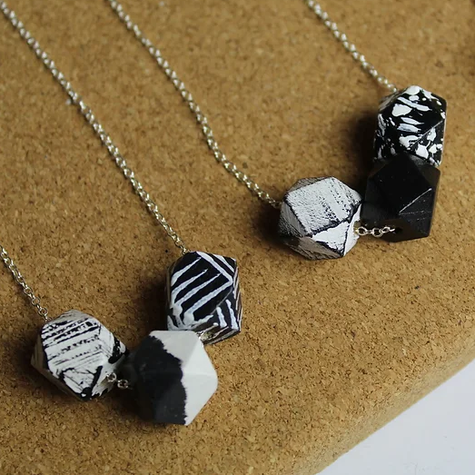 3 MINI POLY NECKLACE