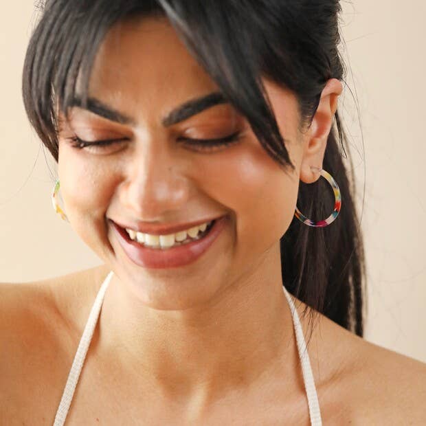 Small tortoiseshell resin hoop earrings in rainbow 2