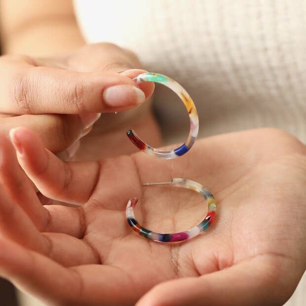 Small tortoiseshell resin hoop earrings in rainbow 3