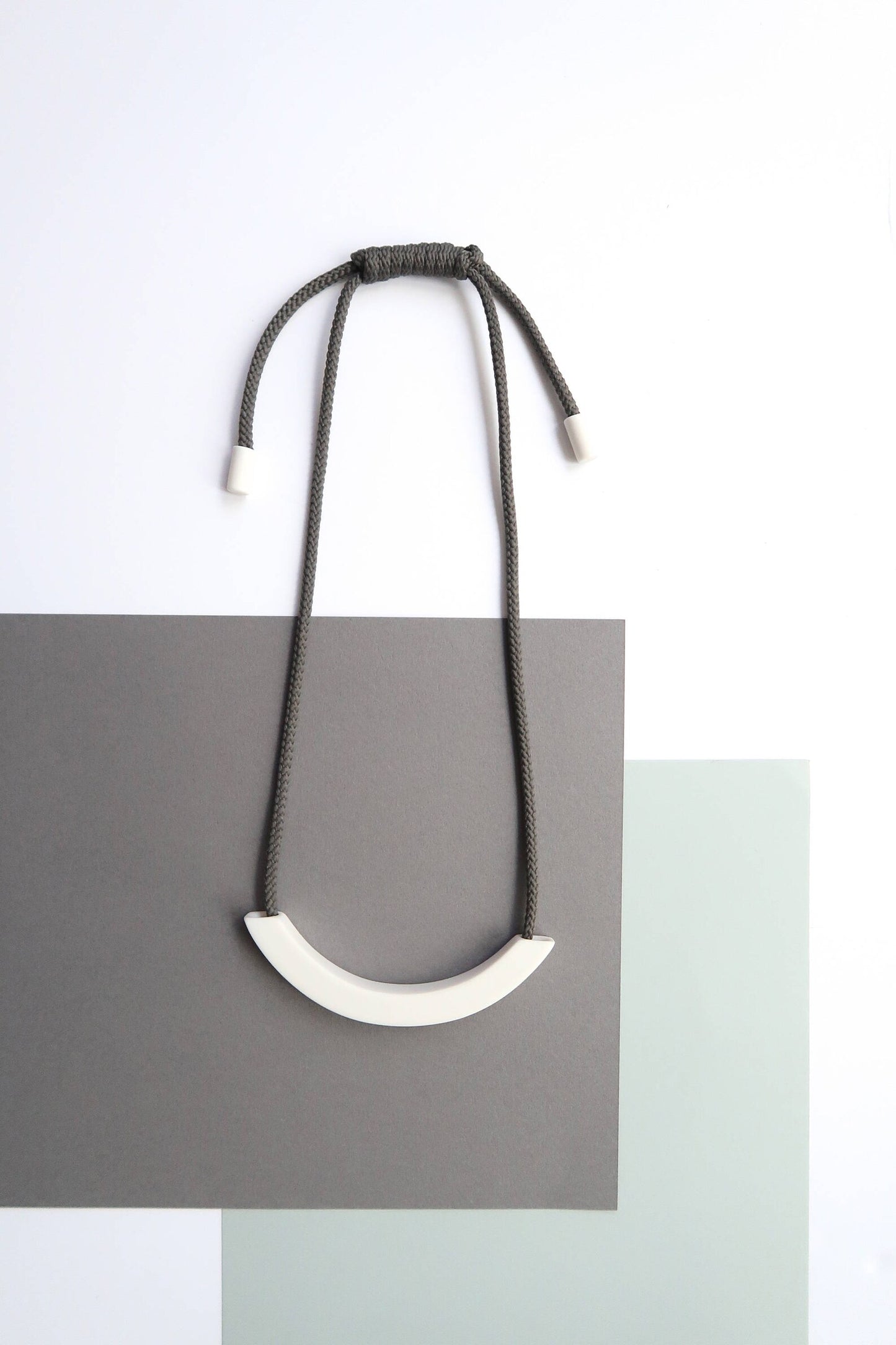 WHITE/DARK GREY KNOT NECKLACE