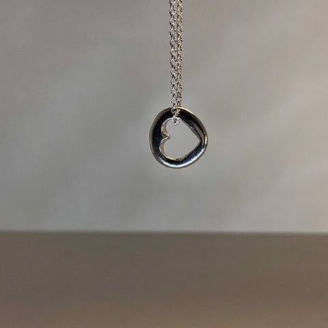 CUTOUT HEART PENDANT
