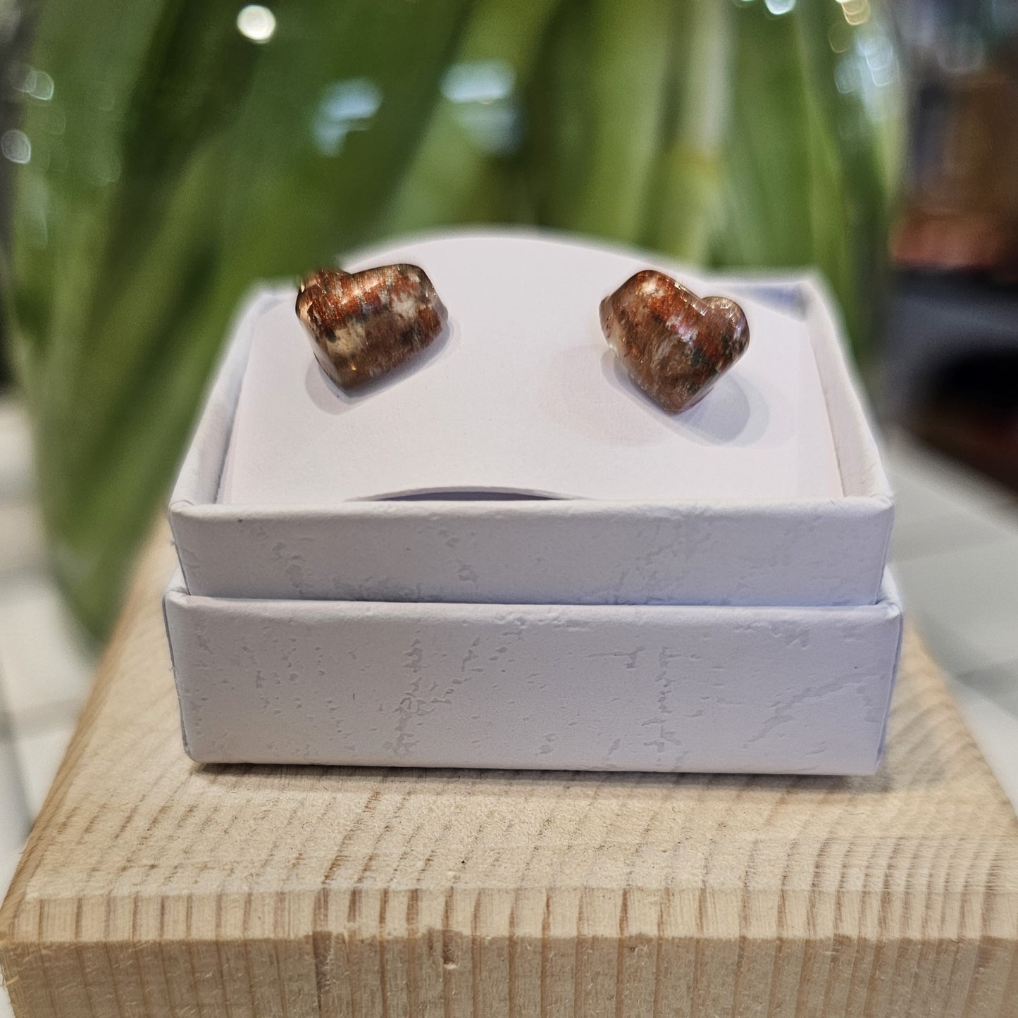 BRONZE SPECKLED PUFF HEART STUDS