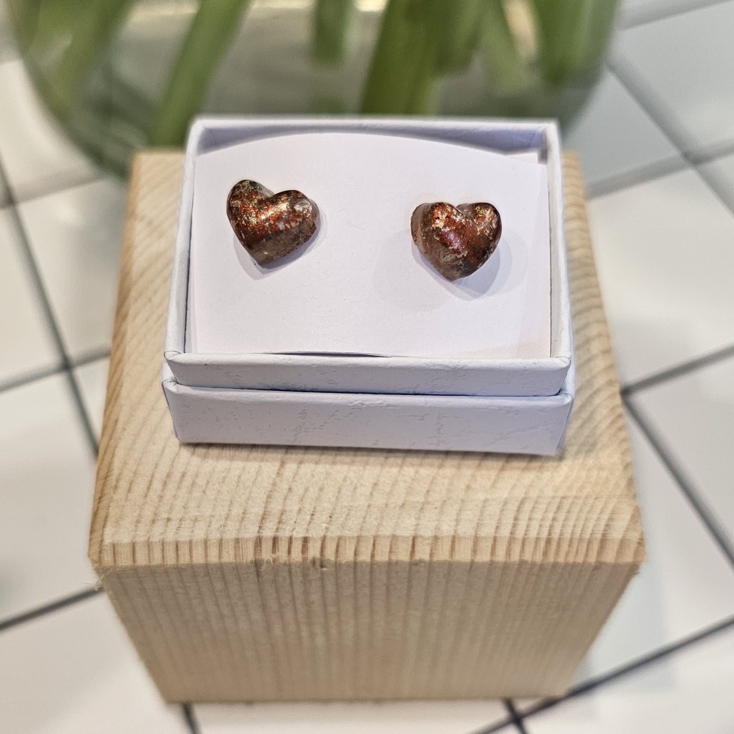 BRONZE SPECKLED PUFF HEART STUDS