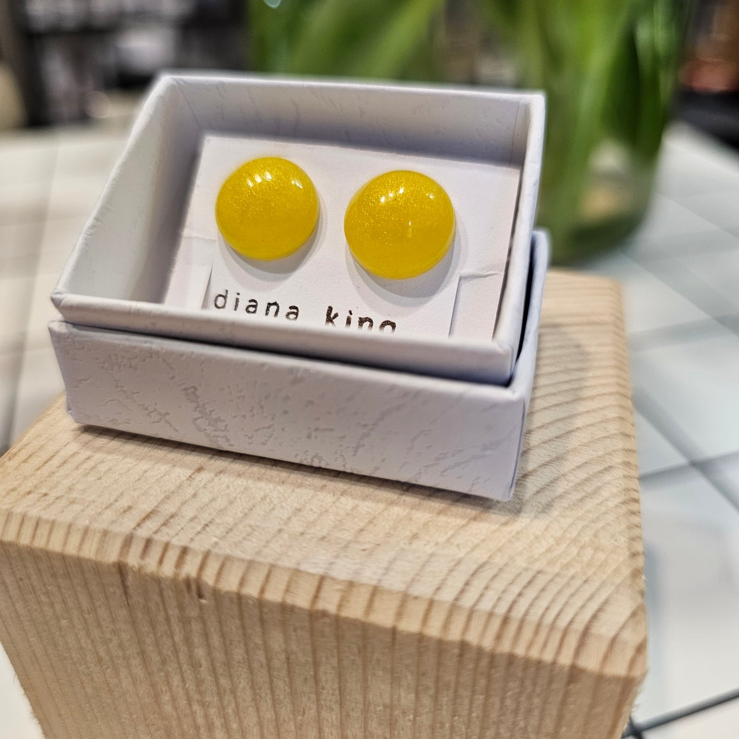 YELLOW PUFF RESIN DOME STUDS