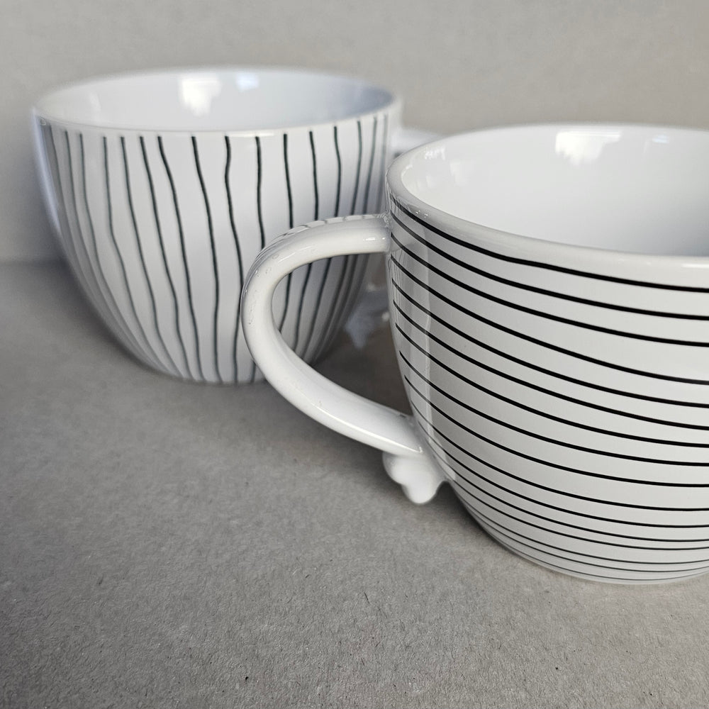 STRIPE HEART HANDLE MUG