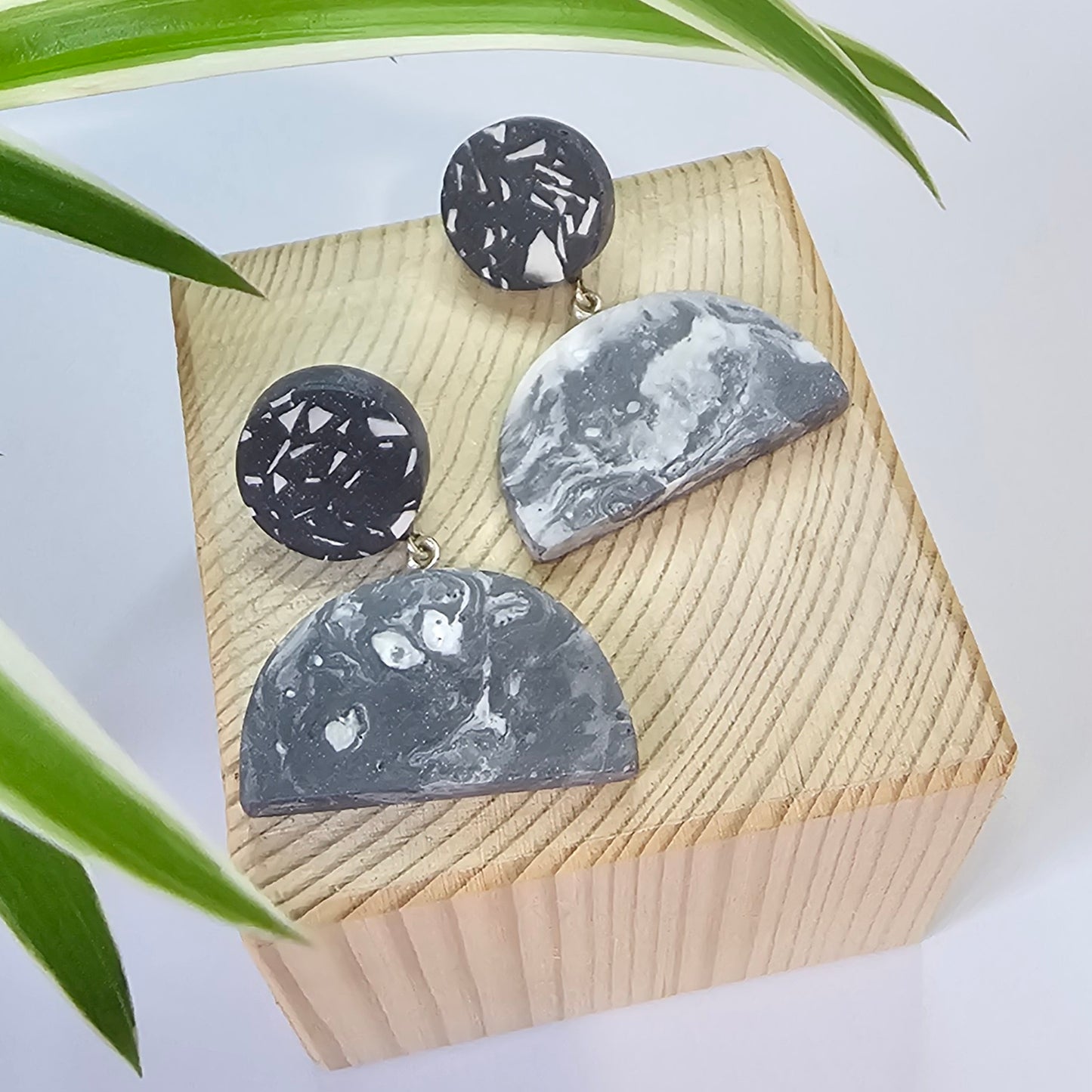 TERRAZZO DROP ARCH EARRINGS - BLACK SWIRL