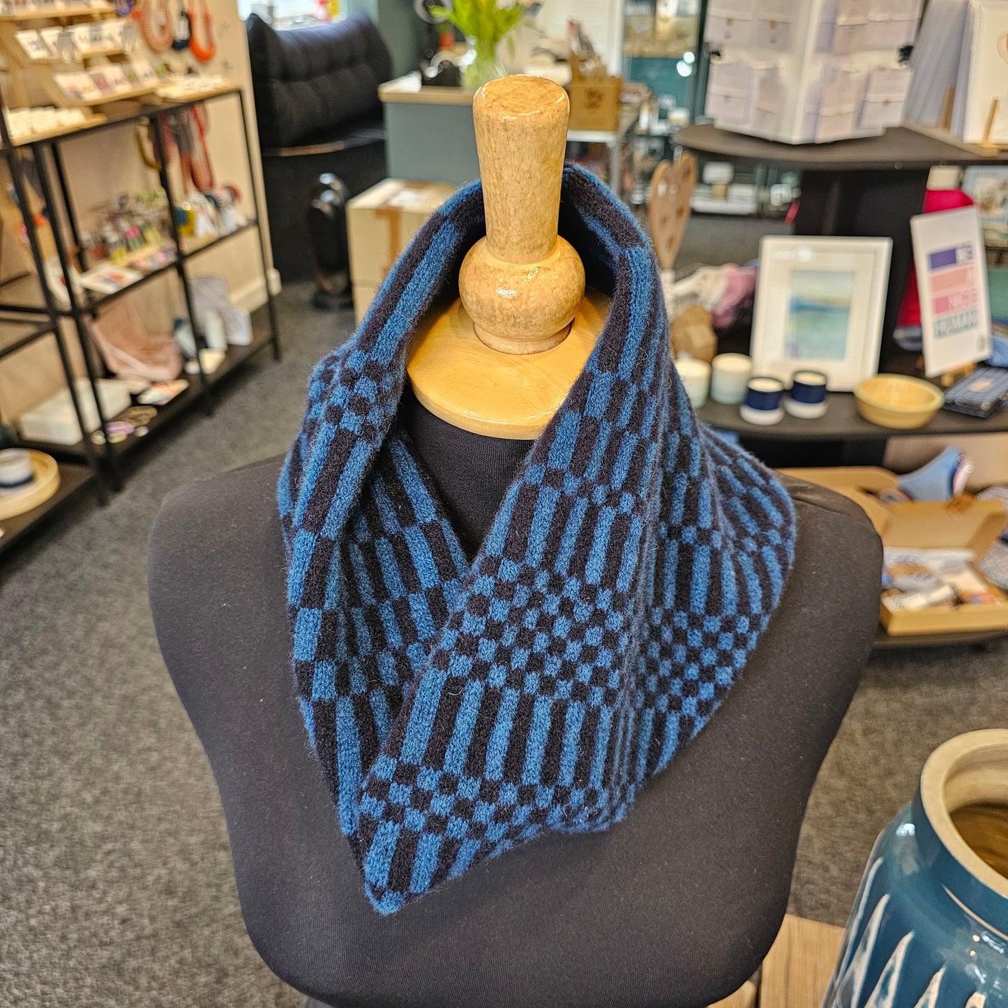 COLOUR BLOCK SHORT SNOOD