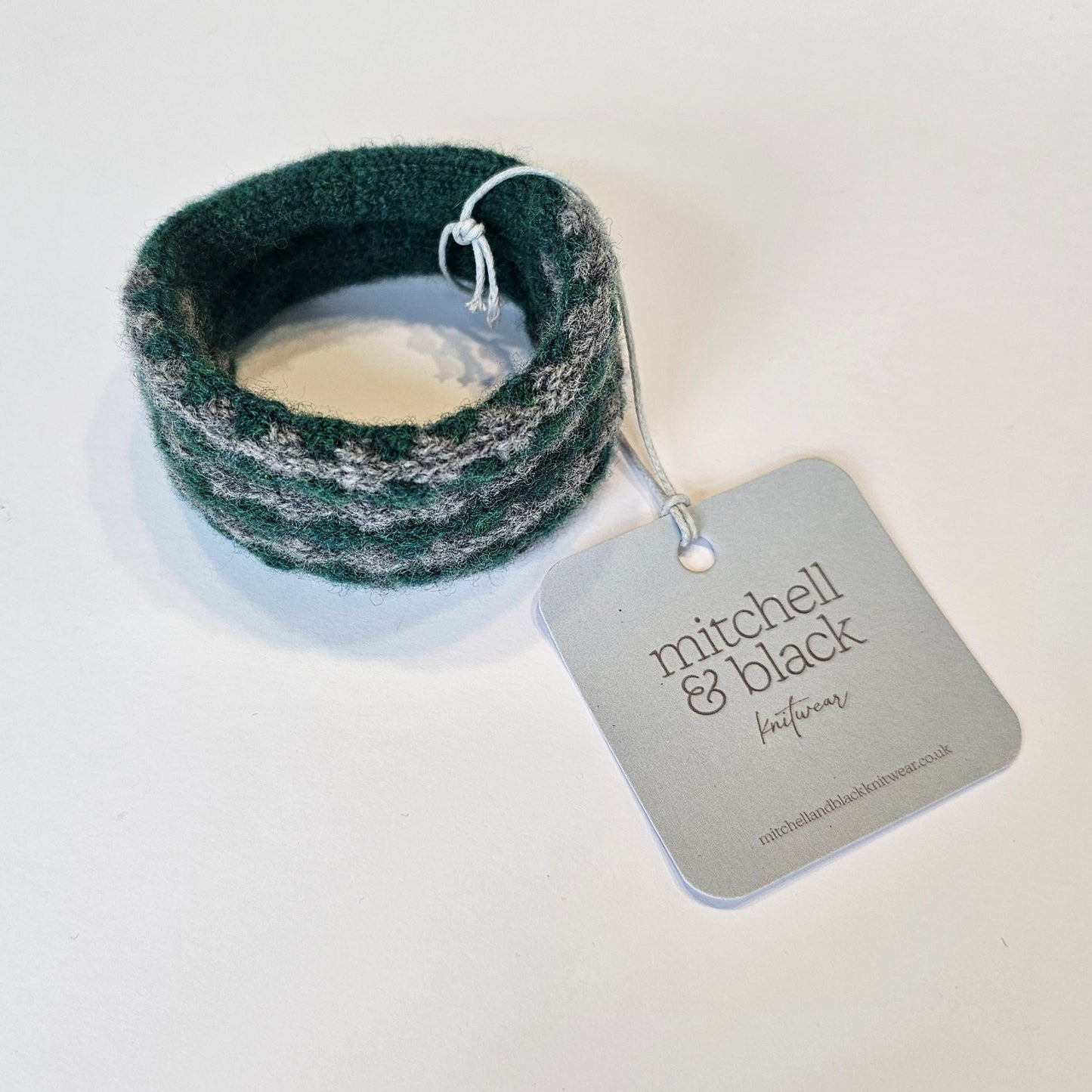 KNITTED CUFF