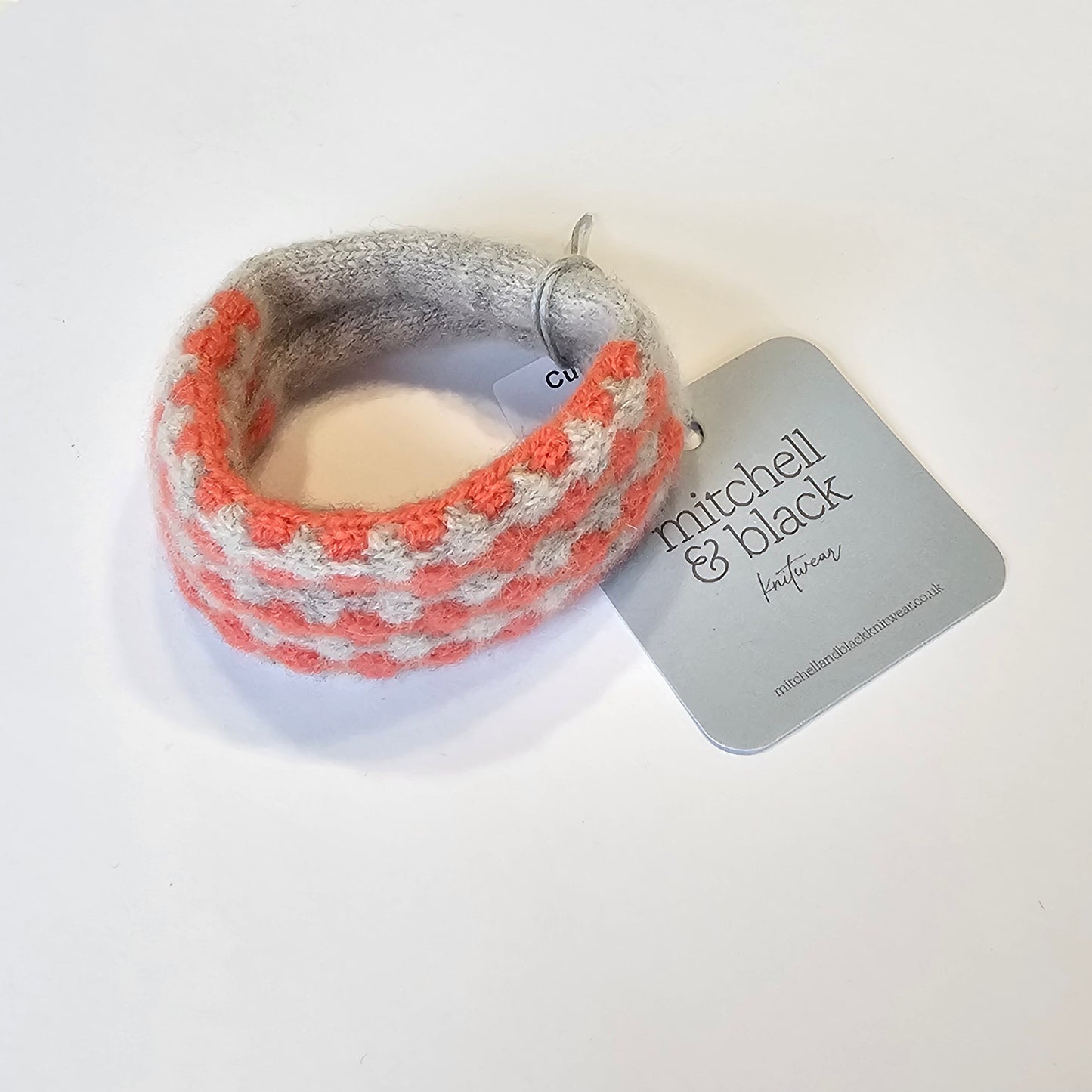 KNITTED CUFF