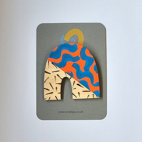FAT ARCH BROOCH
