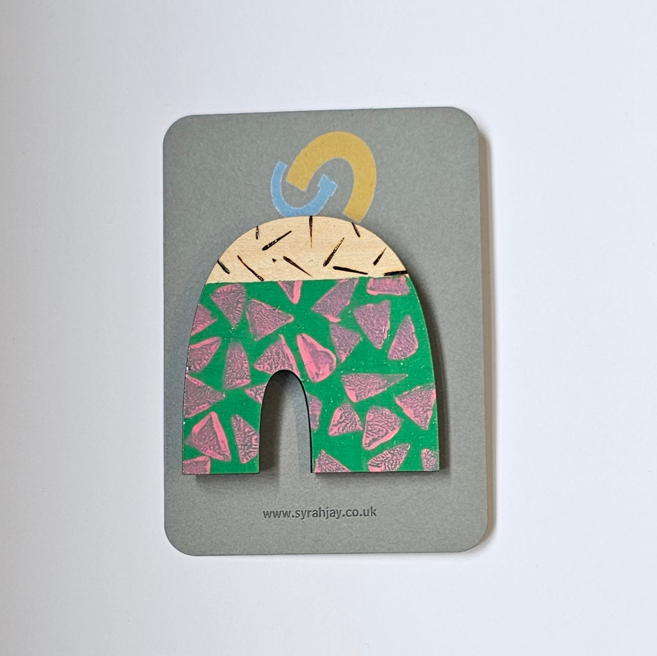 FAT ARCH BROOCH