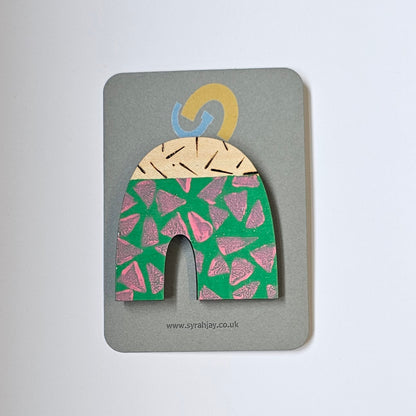 FAT ARCH BROOCH