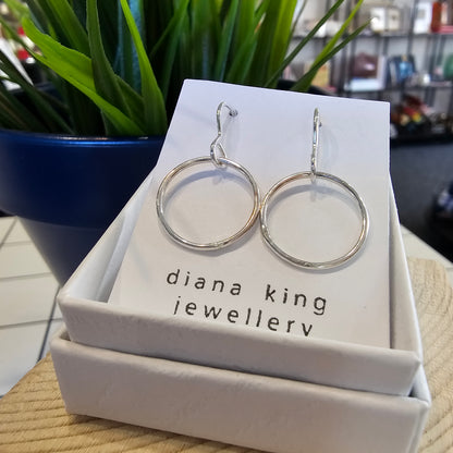 SINGLE PLAIN CIRCLE HOOK DANGLES
