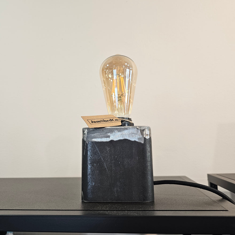 STEEL CUBE LAMP