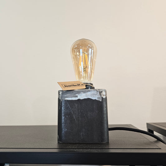 STEEL CUBE LAMP