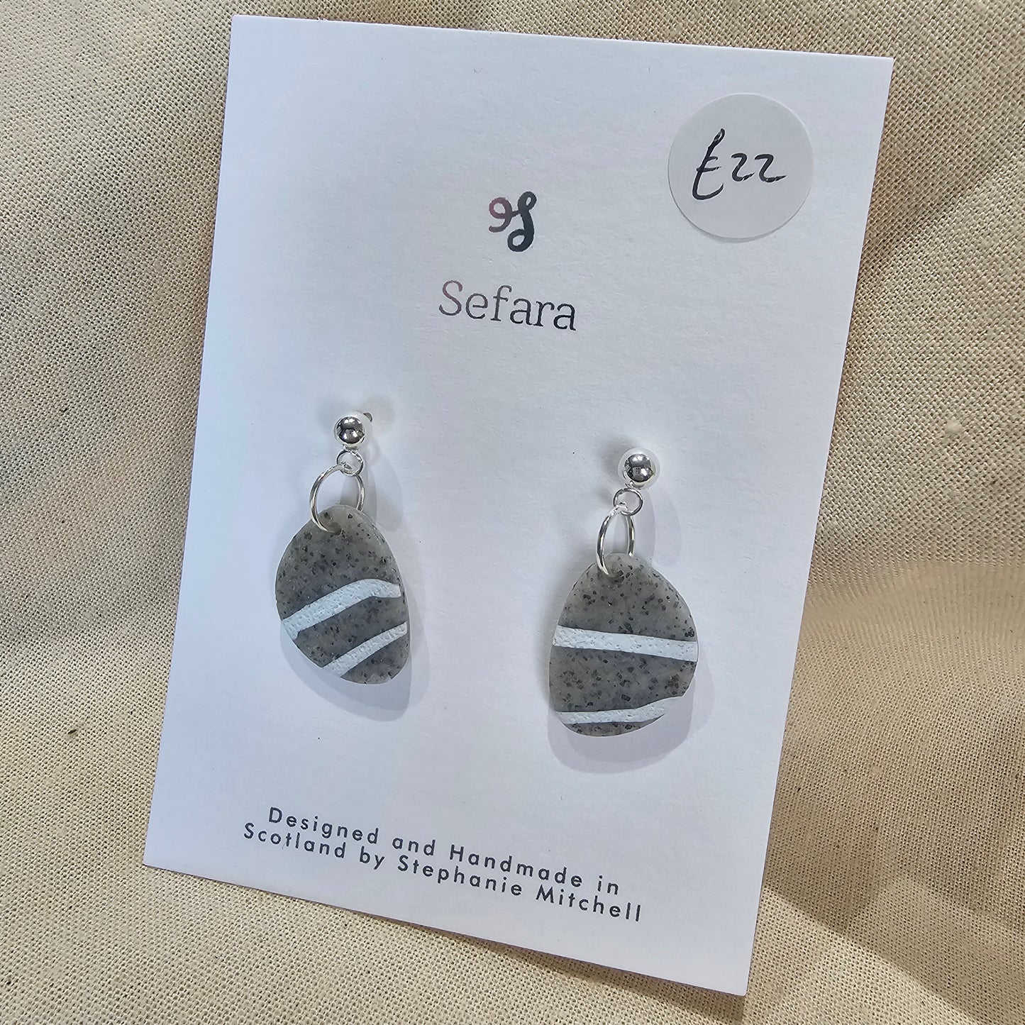 DROP EARRINGS