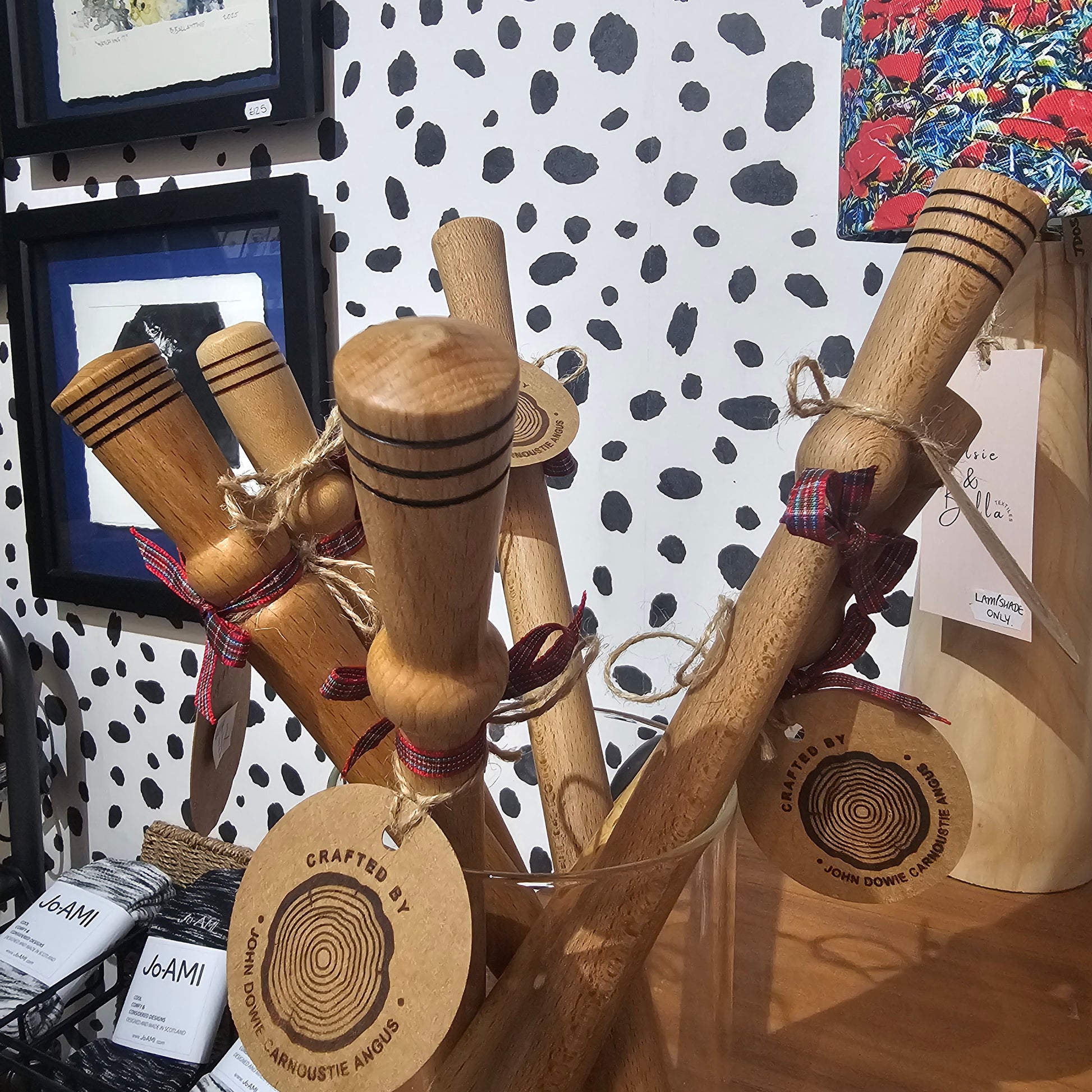 Traditional Scottish beech wood porridge spurtles with tartan ribbon.
Handmade in Carnoustie.