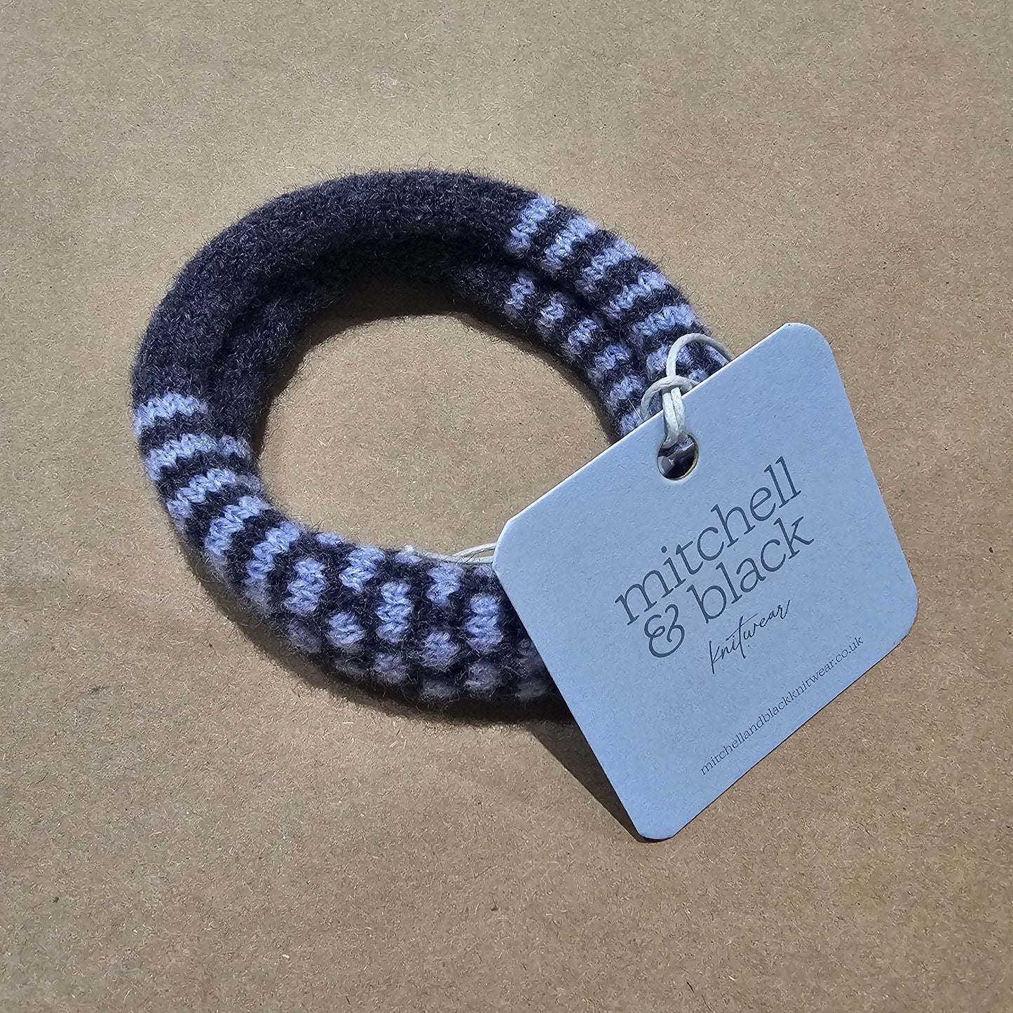 KNITTED CUFF