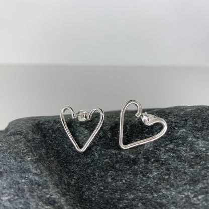 HUGGIE HEART EARRINGS