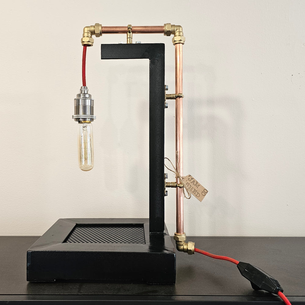 BLACK STEEL LAMP