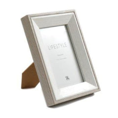 ANTIQUE WHITE PHOTO FRAME
