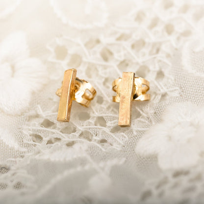 MOONROCK STUDS