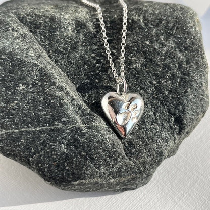 CHUNKY HEART PENDANT WITH PAW IMPRINT